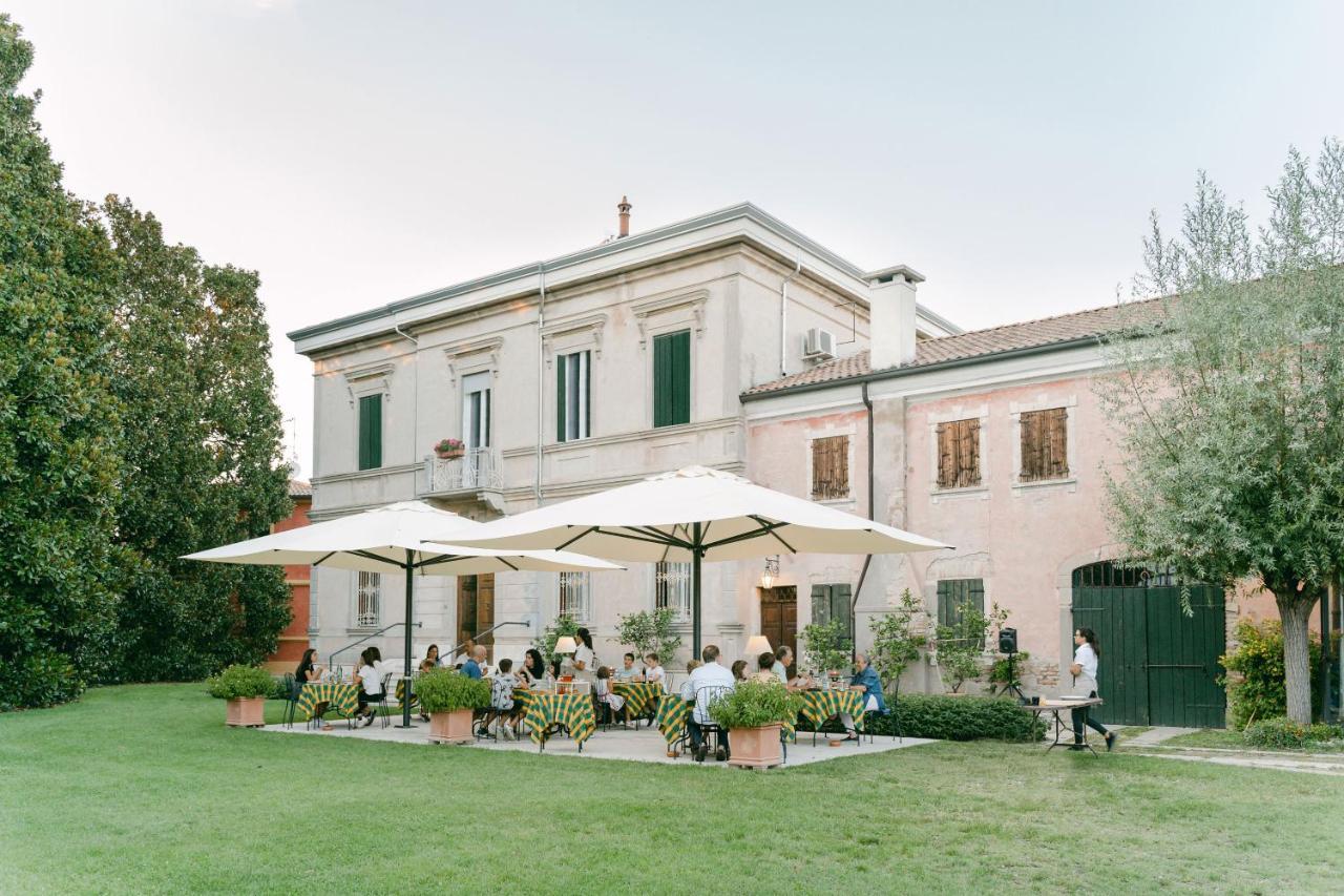 ヴィッラ・バルトロメーア Agriturismo Tenuta La Pilaヴィラ エクステリア 写真