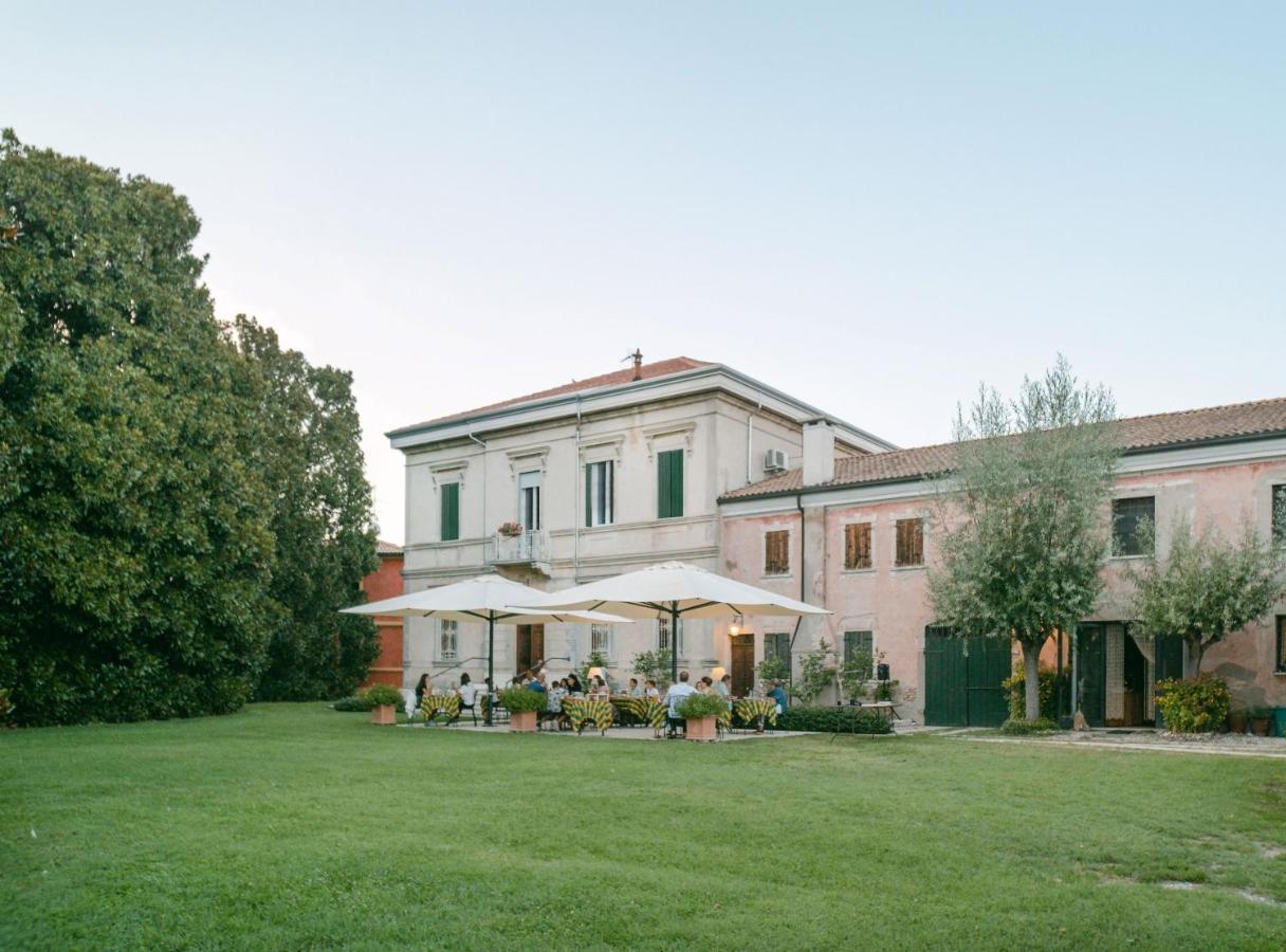 ヴィッラ・バルトロメーア Agriturismo Tenuta La Pilaヴィラ エクステリア 写真