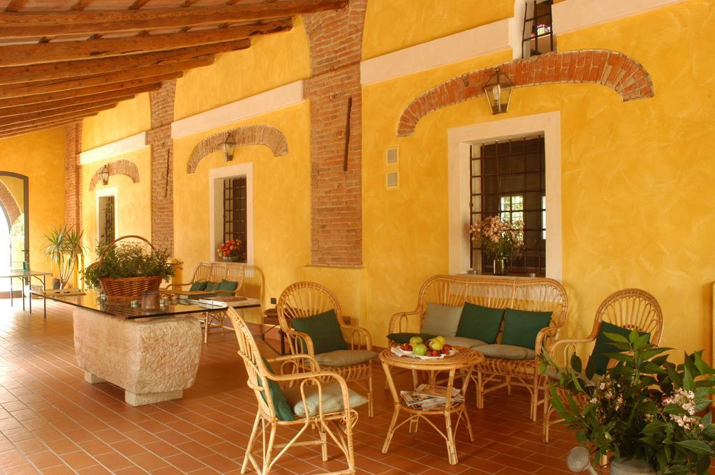ヴィッラ・バルトロメーア Agriturismo Tenuta La Pilaヴィラ エクステリア 写真