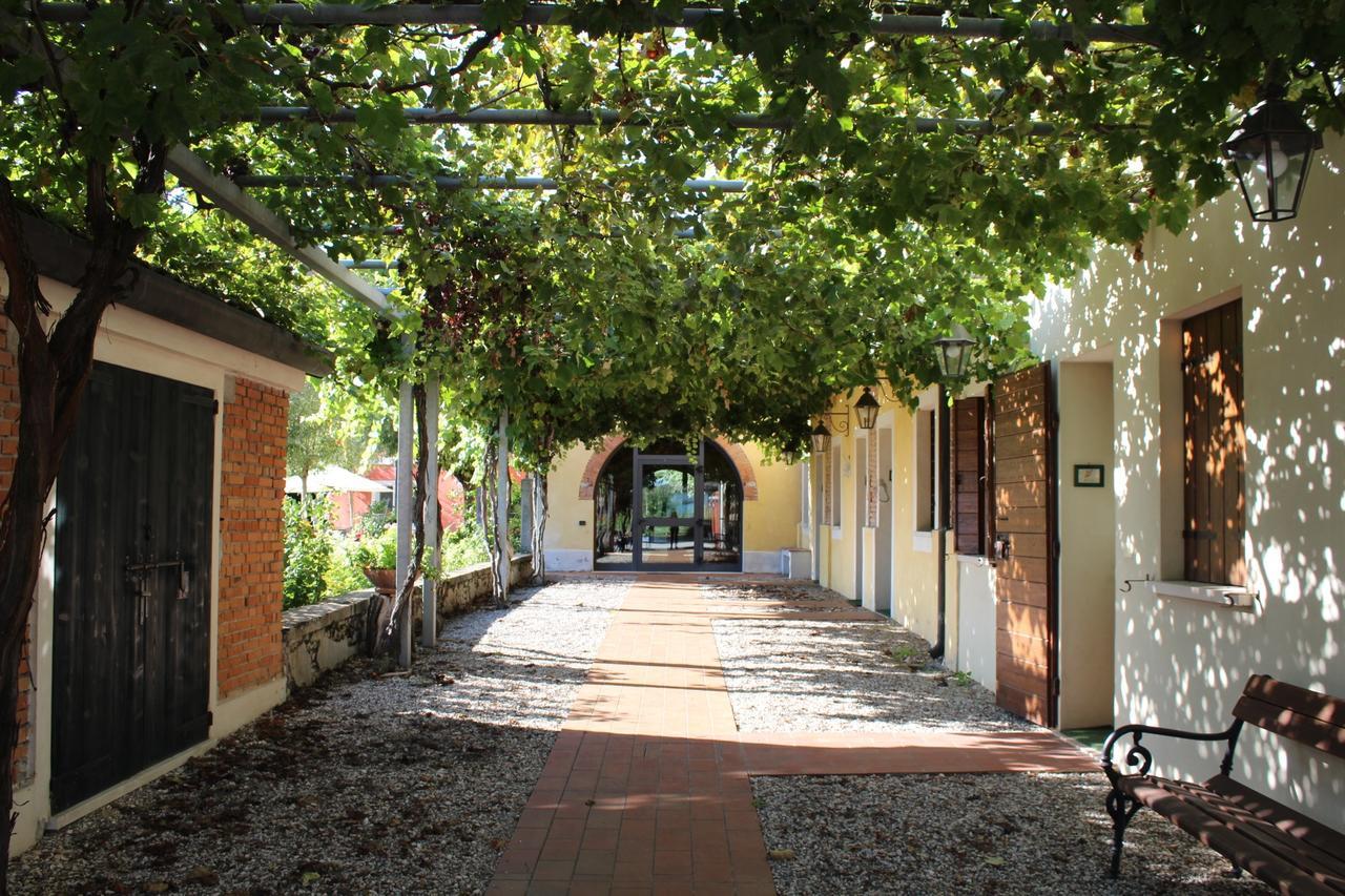 ヴィッラ・バルトロメーア Agriturismo Tenuta La Pilaヴィラ エクステリア 写真